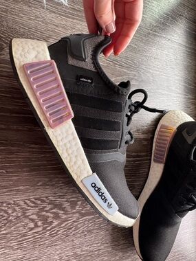 adidas NMD R1 Parley Women's Black Magic Mauve Accent